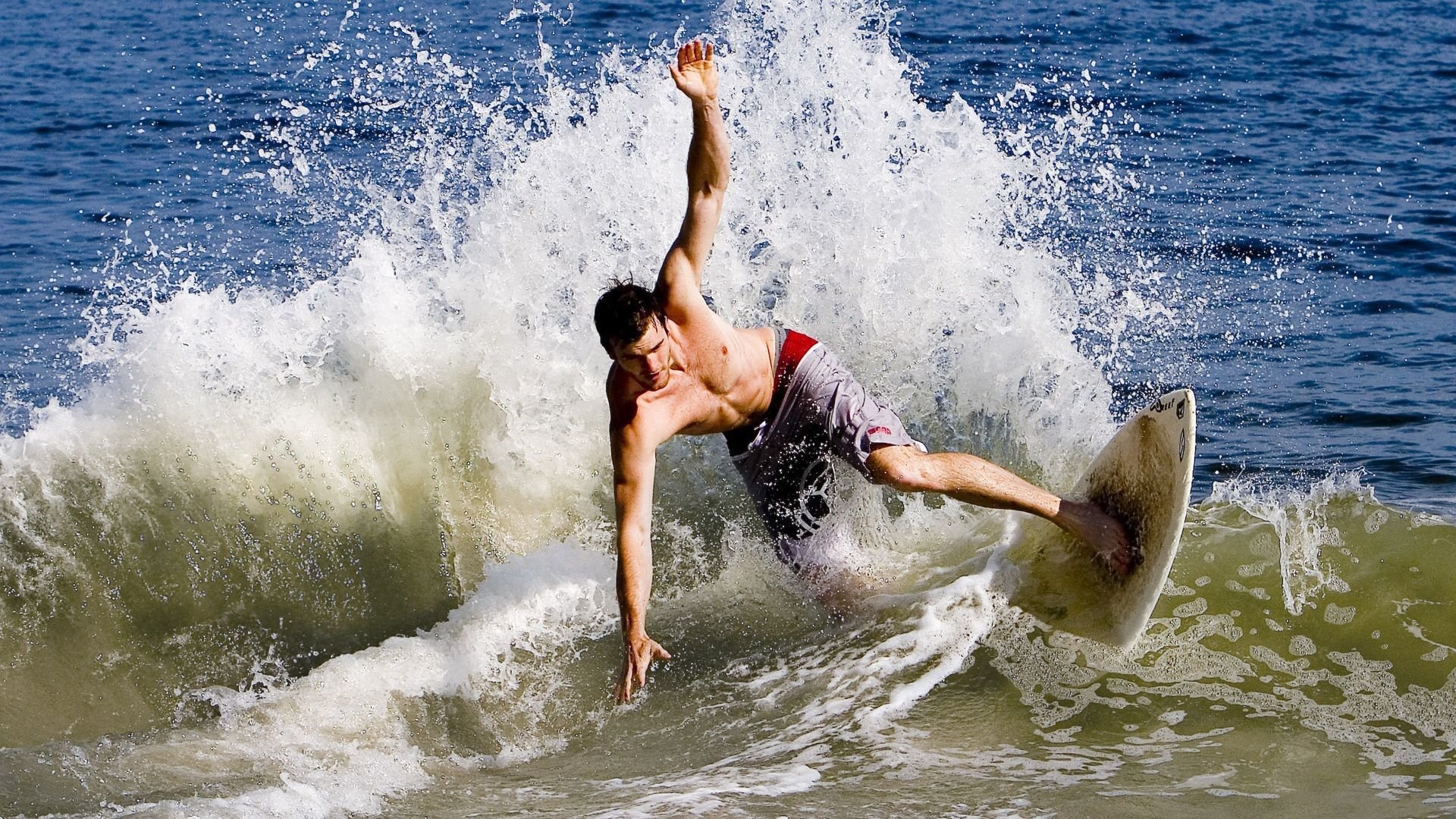 开云体育平台APP-奇才队强势压制深圳队，英格拉姆关键球一锤定音，一场跨洋篮球对决的激情与智慧