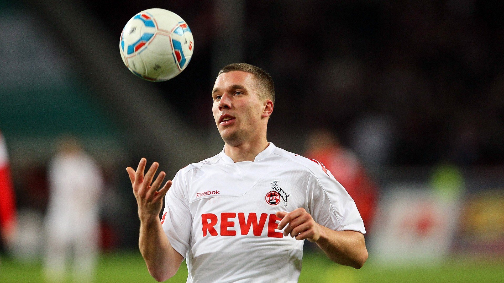 开云体育app-伪9号的月光革命，加克波如何在国家德比的喧嚣中，执笔书写静默的掌控力